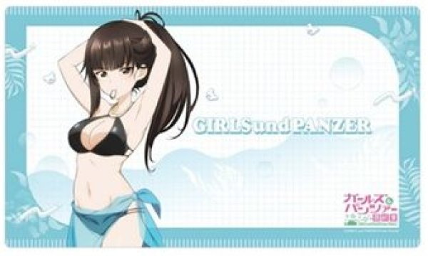 画像1: 【予約：2月10日(火)20時まで】カーテン魂／(株)キース　ガールズ＆パンツァー 最終章　描き下ろしラバーマット（西住しほ／リゾート水着） (1)