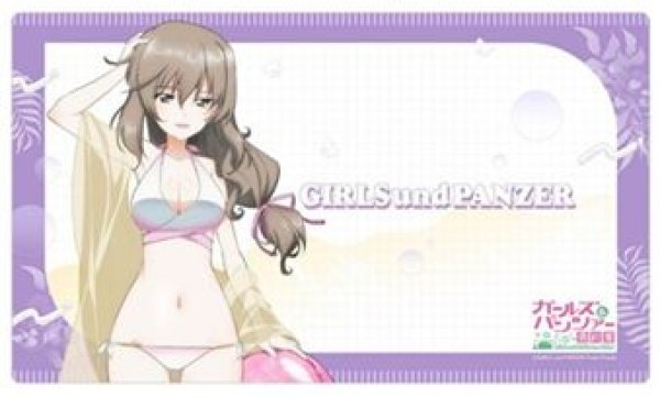 画像1: 【予約：2月10日(火)20時まで】カーテン魂／(株)キース　ガールズ＆パンツァー 最終章　描き下ろしラバーマット（島田千代／リゾート水着） (1)
