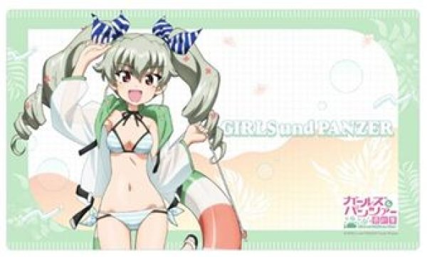 画像1: 【予約：2月10日(火)20時まで】カーテン魂／(株)キース　ガールズ＆パンツァー 最終章　描き下ろしラバーマット（アンチョビ／リゾート水着） (1)