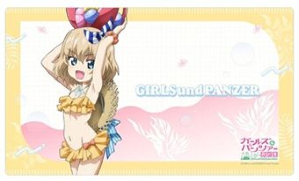 画像1: 【予約：2月10日(火)20時まで】カーテン魂／(株)キース　ガールズ＆パンツァー 最終章　描き下ろしラバーマット（カチューシャ／リゾート水着） (1)