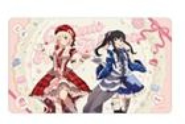 画像1: 【予約：3月21日(土)20時まで】アルマビアンカ　TVアニメ「リコリス・リコイル」 描き下ろし 錦木千束&井ノ上たきな スイーツ衣装ver. マルチデスクマット (1)