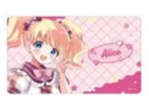 画像1: 【予約：4月21日(火)20時まで】アルマビアンカ　きんいろモザイク 原悠衣先生 描き下ろし アリス・カータレット アイドル風衣装ver. マルチデスクマット (1)