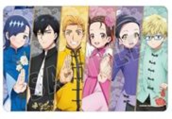 画像1: 【予約：8月23日(日)20時まで】アルマビアンカ　TVアニメ「メダリスト」 描き下ろし 集合 チャイナ服ver. マルチデスクマット (1)