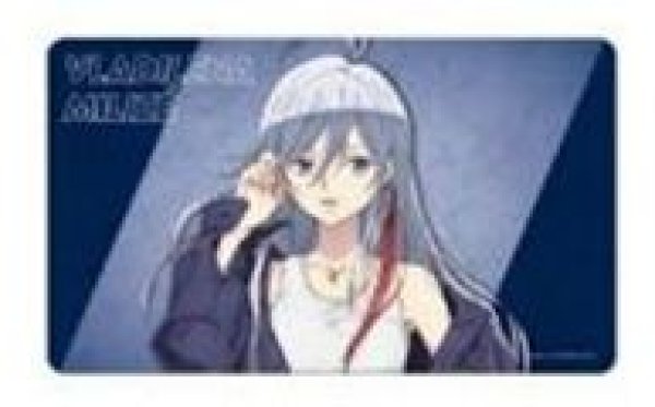 画像1: 【予約：9月7日(月)20時まで】アルマビアンカ　TVアニメ「８６―エイティシックス―」 描き下ろし ヴラディレーナ・ミリーゼ ストリートファッションver. マルチデスクマット (1)