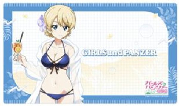 画像1: 【予約：11月24日(火)20時まで】カーテン魂／(株)キース　ガールズ＆パンツァー 最終章　描き下ろしラバーマット（ダージリン／リゾート水着）【再販】 (1)