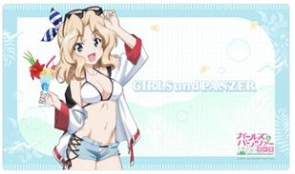 画像1: 【予約：11月24日(火)20時まで】カーテン魂／(株)キース　ガールズ＆パンツァー 最終章　描き下ろしラバーマット（ケイ／リゾート水着）【再販】 (1)