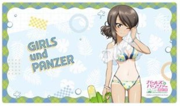 画像1: 【予約：11月24日(火)20時まで】カーテン魂／(株)キース　ガールズ＆パンツァー 最終章　描き下ろしラバーマット（ミカ／水鉄砲 日焼けVer.）【再販】 (1)